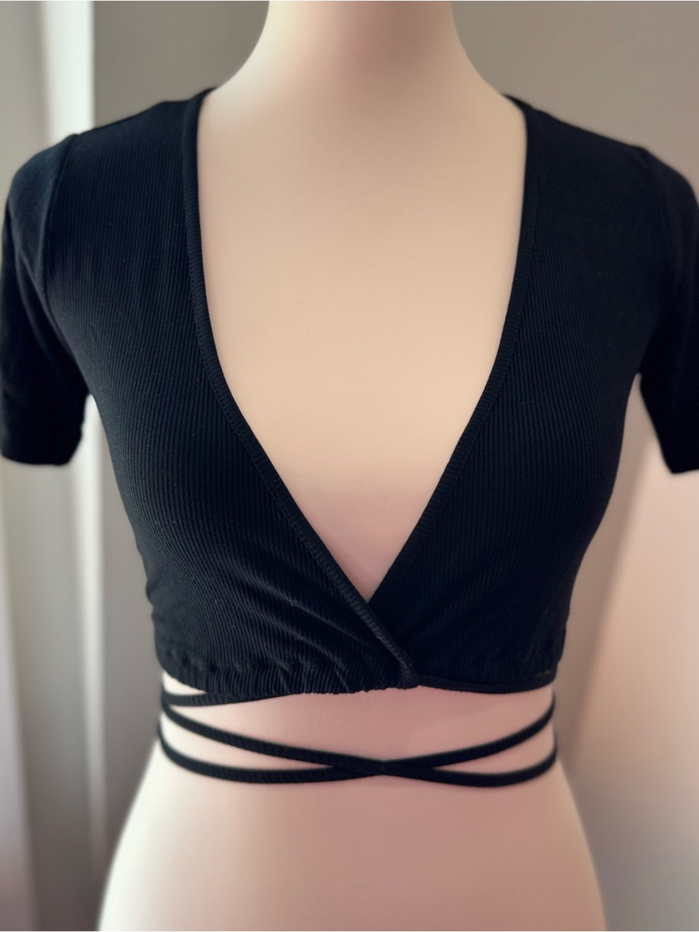 Olivaceous Black Ribbed Wrap Tie Crop Top Size Medium